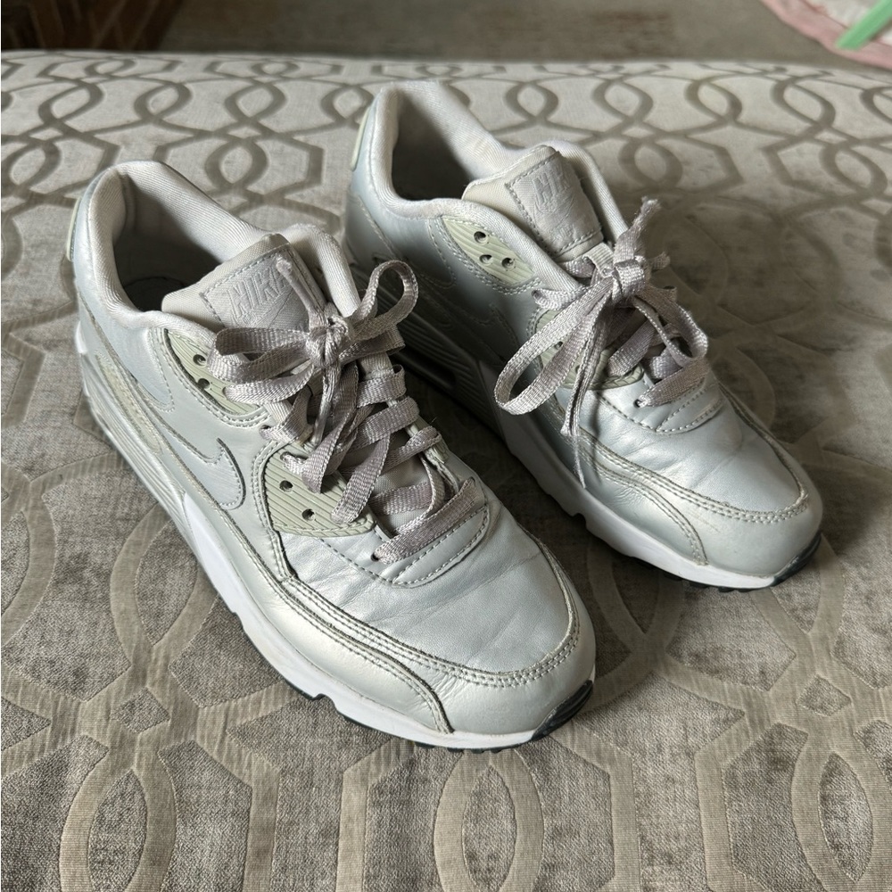 WOMENS SHOES SZ 7/7.5